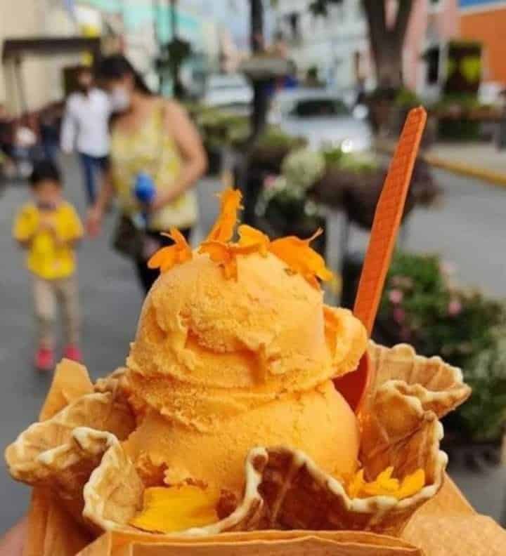 Atrévete a probar un helado de cempasúchil en Puebla
