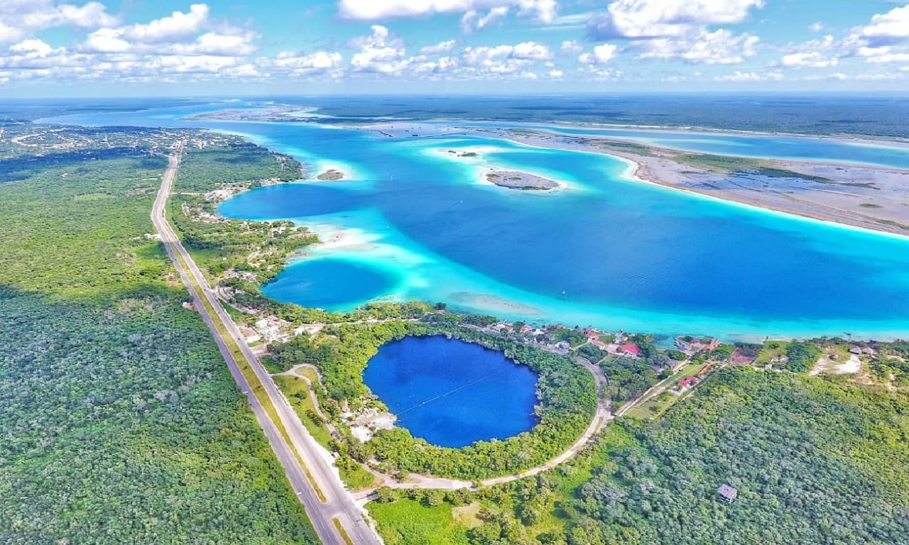Conoce los imperdibles Cenotes de Bacalar en Quintana Roo