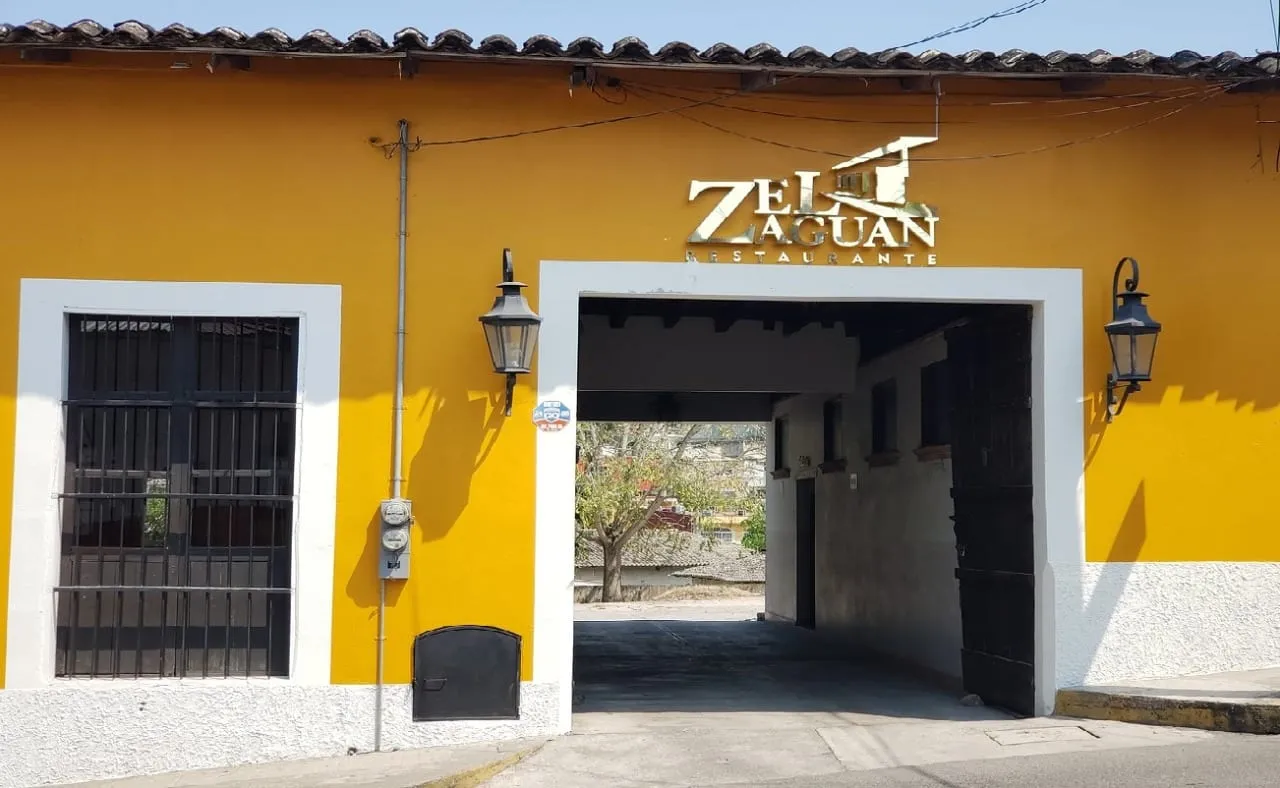 Come rico en el Restaurante el Zaguán en Papantla, Veracruz