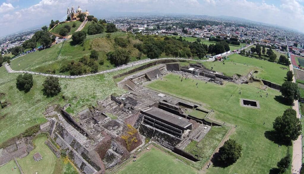  Zona arqueológica de Cholula.