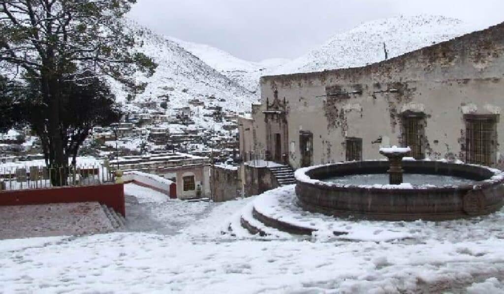 Pueblo fantasma en Real de Catorce en invierno.