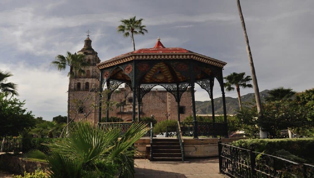 Plaza de Armas de Álamos, Sonora.