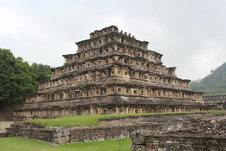 En cuanto reabra, visita la impresionante Pirámide de los Nichos, en Papantla, Veracruz