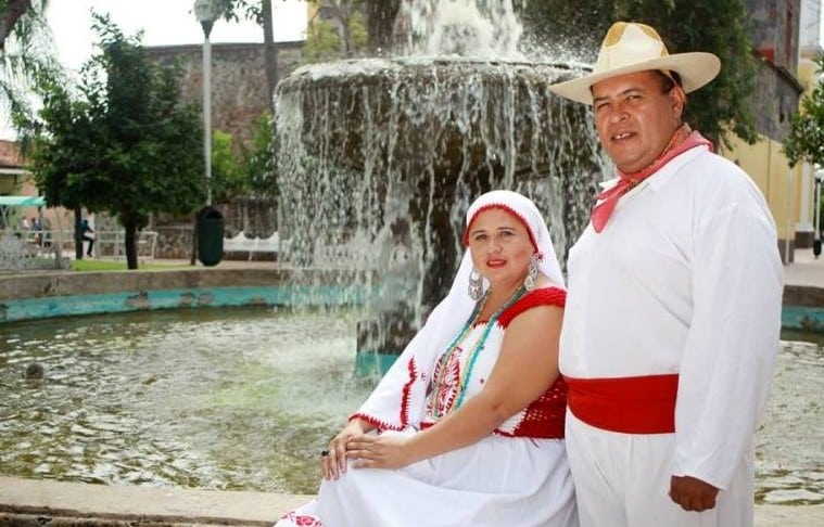 Rojo y blanco: así es el traje guadalupano en Colima