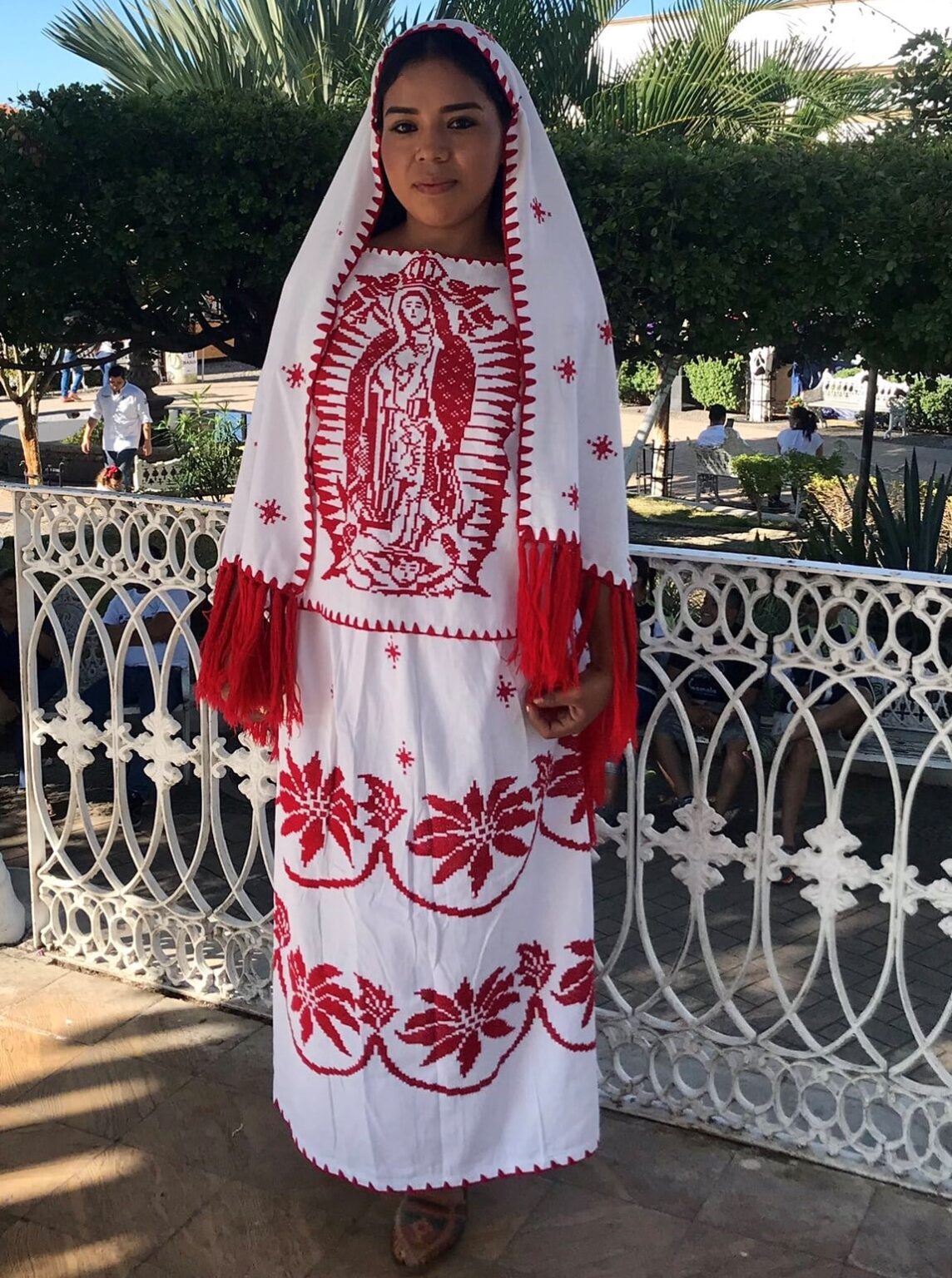 Rojo y blanco: así es el traje guadalupano en Colima | Descubre México