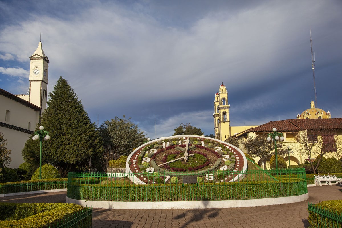Reloj Floral Monumental en la plaza de Zacatlán. Foto: Visita Zacatlán