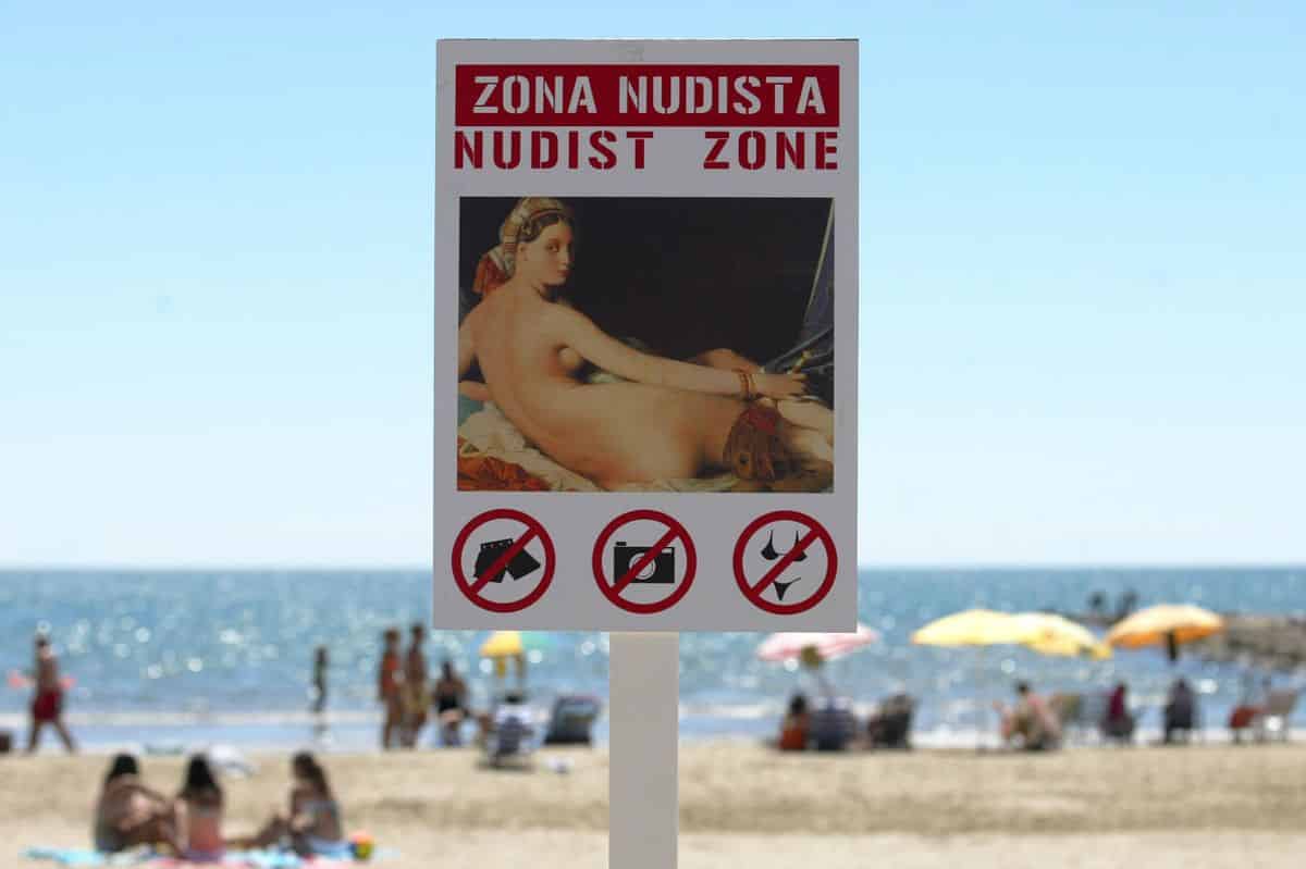 ¿Vas a una playa nudista? Esto es lo que NO debes hacer