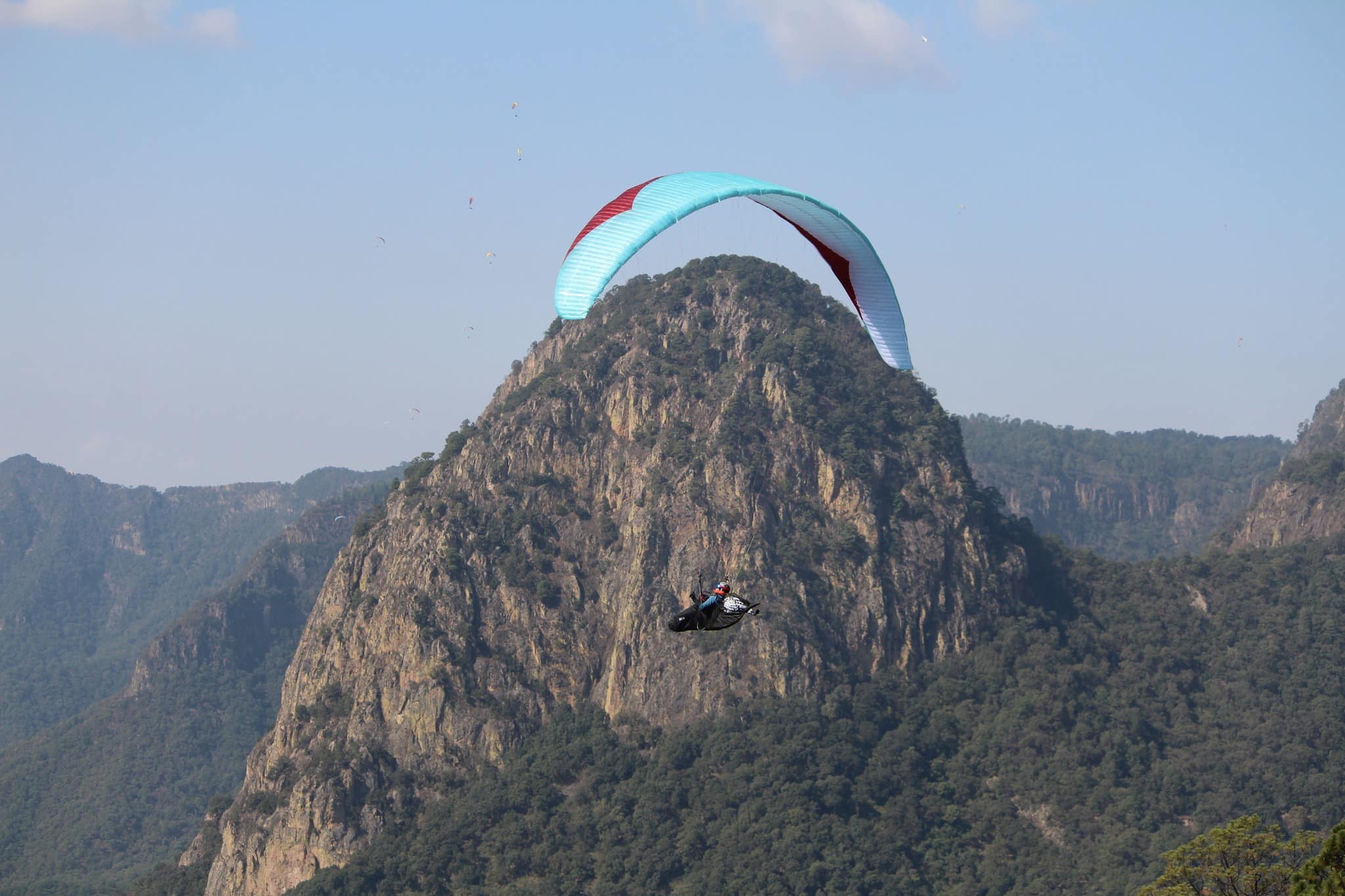 Vive la adrenalina en el Monarca Paragliding de Valle de Bravo