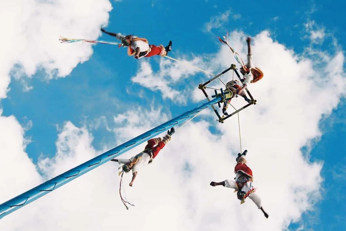 Voladores de Papantla un ritual único en las alturas