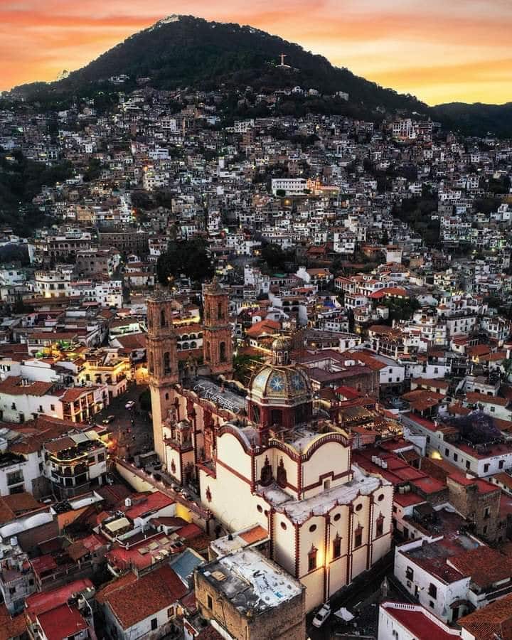 Itinerario de eventos religiosos en semana santa en Taxco Guerrero. Foto: @visittaxco 