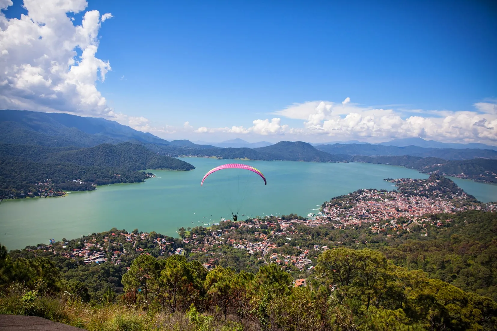 Guía básica de Valle de Bravo: Historia, atractivos, tradiciones y mas