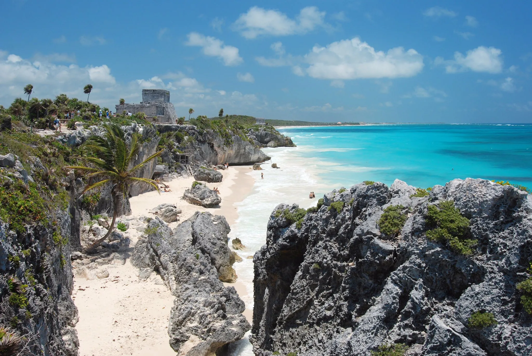 Playa y pirámide de Tulum