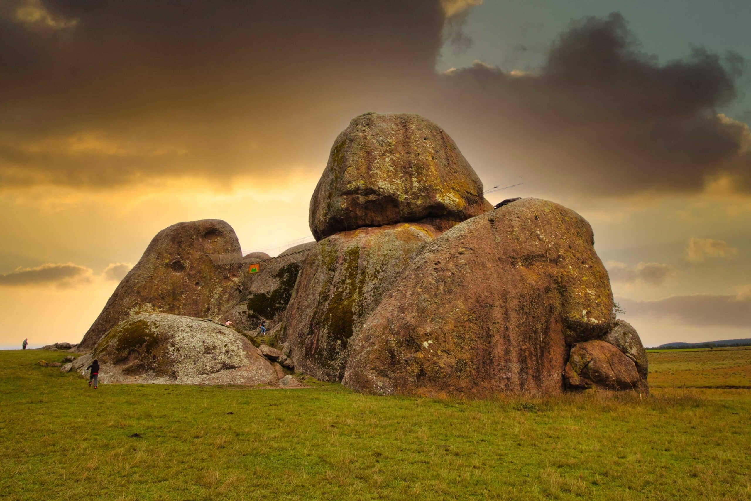 Las ‘piedras gigantes’, el misterio del Valle de los Enigmas en Tapalpa