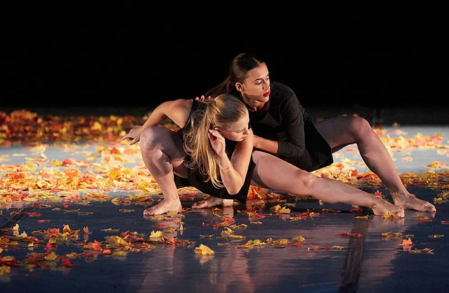 Bailarinas en escenario