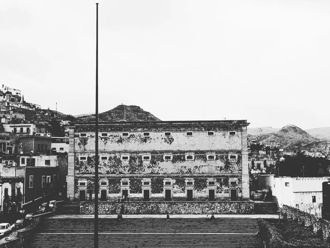 Foto antigua de la Alhóndiga de Granaditas, lugar importante para la Independencia de México Foto antigua de la Alhóndiga de Granaditas, lugar importante para la Independencia de México