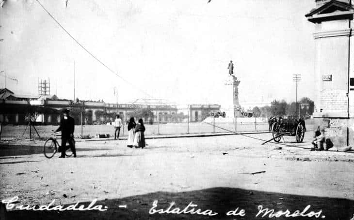 Foto antigua de la la plaza Morelos