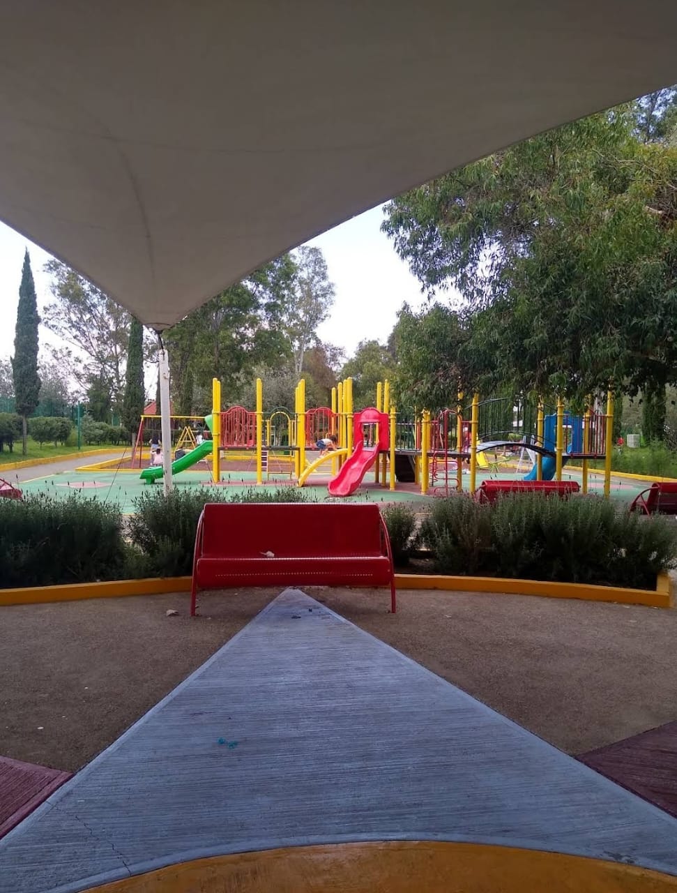 Áreas infantiles y de usos múltiples del Parque Papalotla