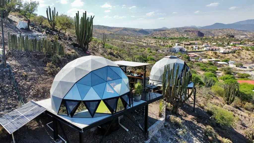 Hooga Glamping un lugar único en la Isla Tzibanzá en el estado de Querétaro