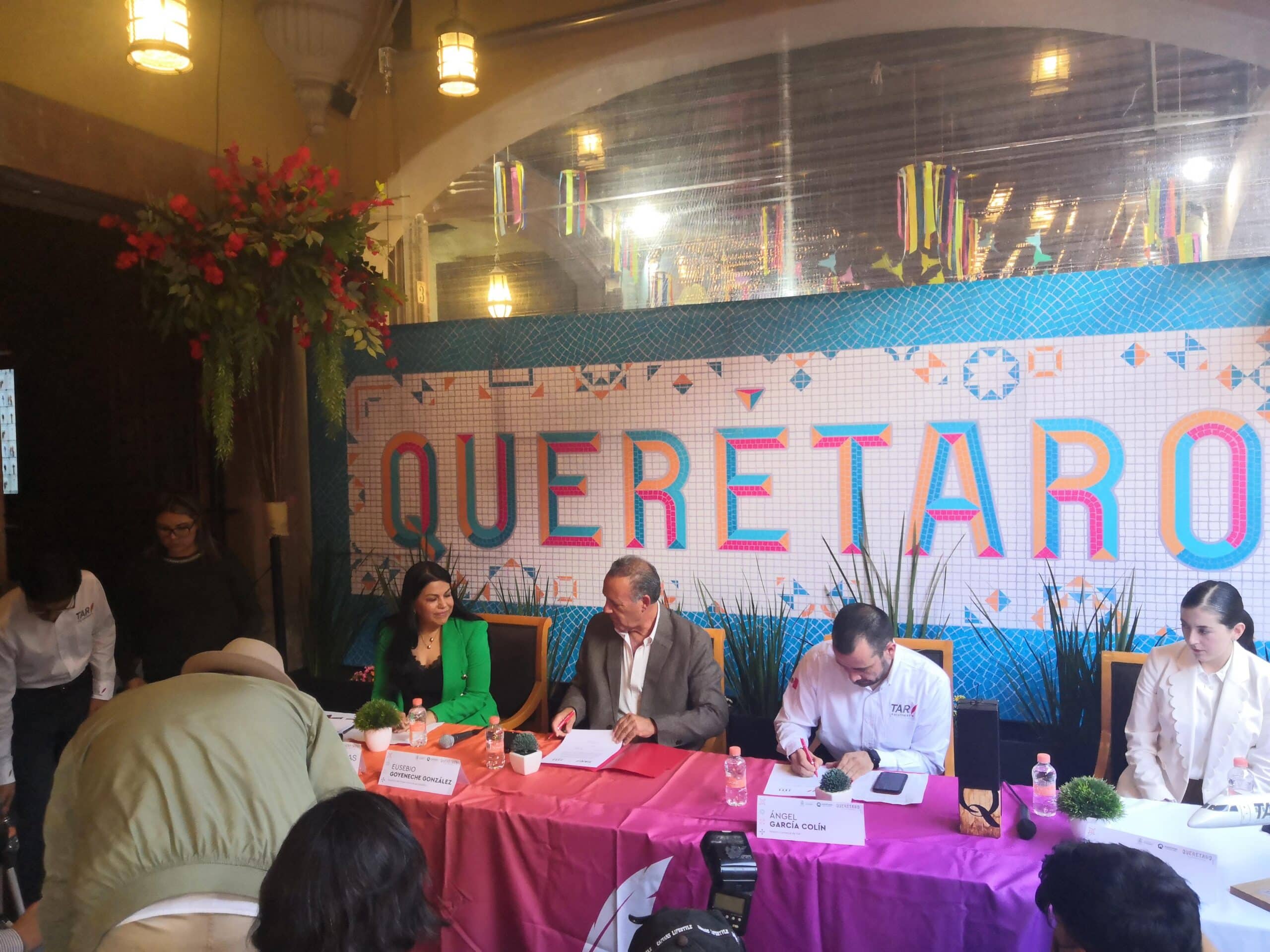 Firma entre TAR Aerolíneas y Clúster vitivinícola de Querétaro
