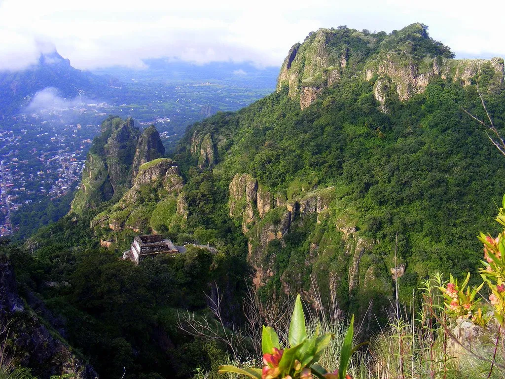 cerro del tepozteco morelos