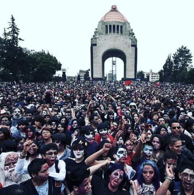 Marcha Zombie en la Ciudad de México.