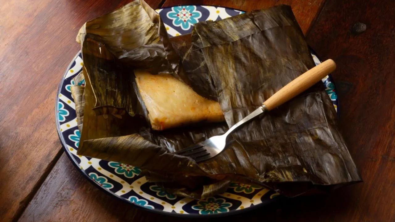 Acompaña tus Tamales de pedo, con un atole de nalga