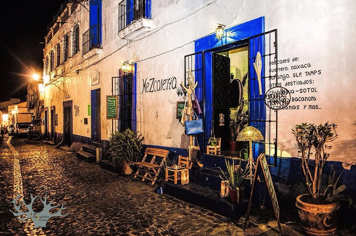 Mezcaleria Xoco en Taxco, tiene el mejor mezcal de Guerrero