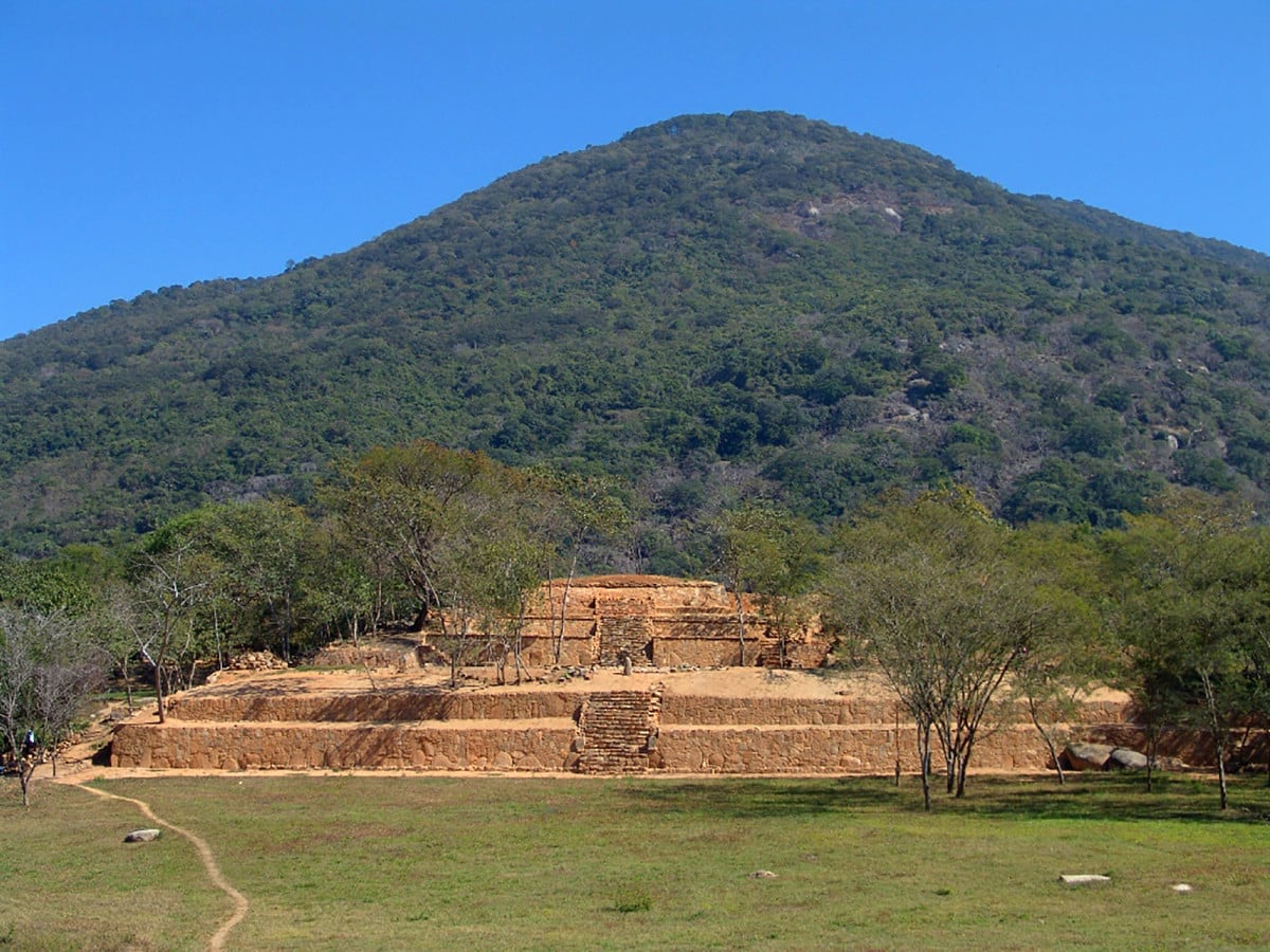 Zona arqueologíca de Tehuacalco, Guerrero.