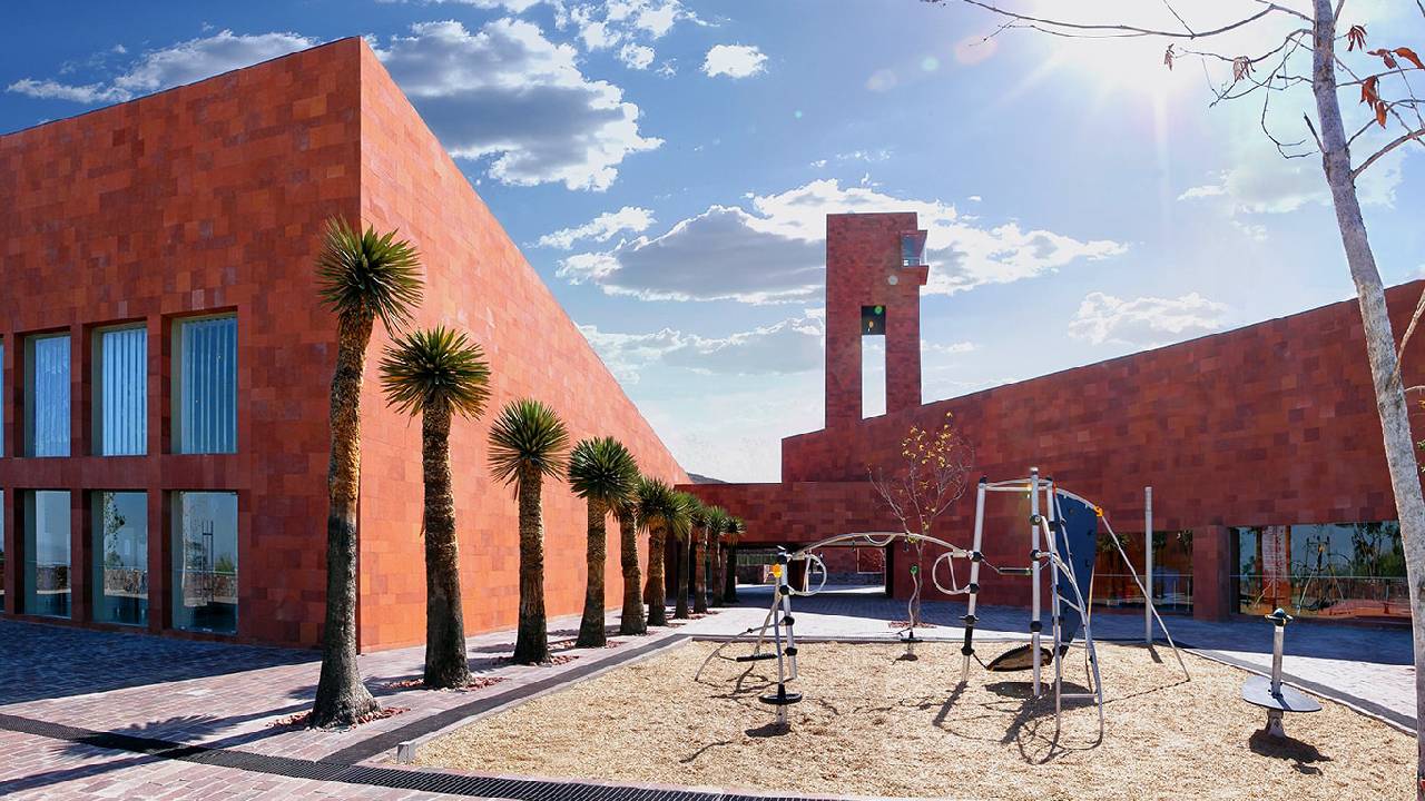 El Museo Laberinto de las Ciencias y de las Artes es un espacio interactivo destinado para el disfrute de niños, jóvenes y adultos. Se ubica en el estado de San Luis Potosí.