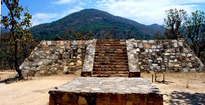Zona arqueologíca de Tehuacalco, Guerrero.