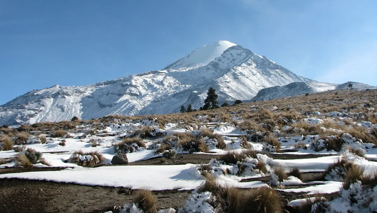 El Pico de OrizaBa es la montaña más grande de México