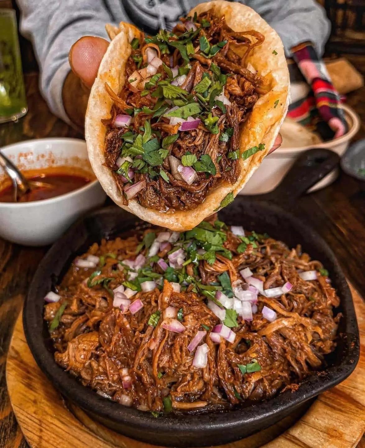 Birria, manjar irresistible de Jalisco al que no te podrás negar