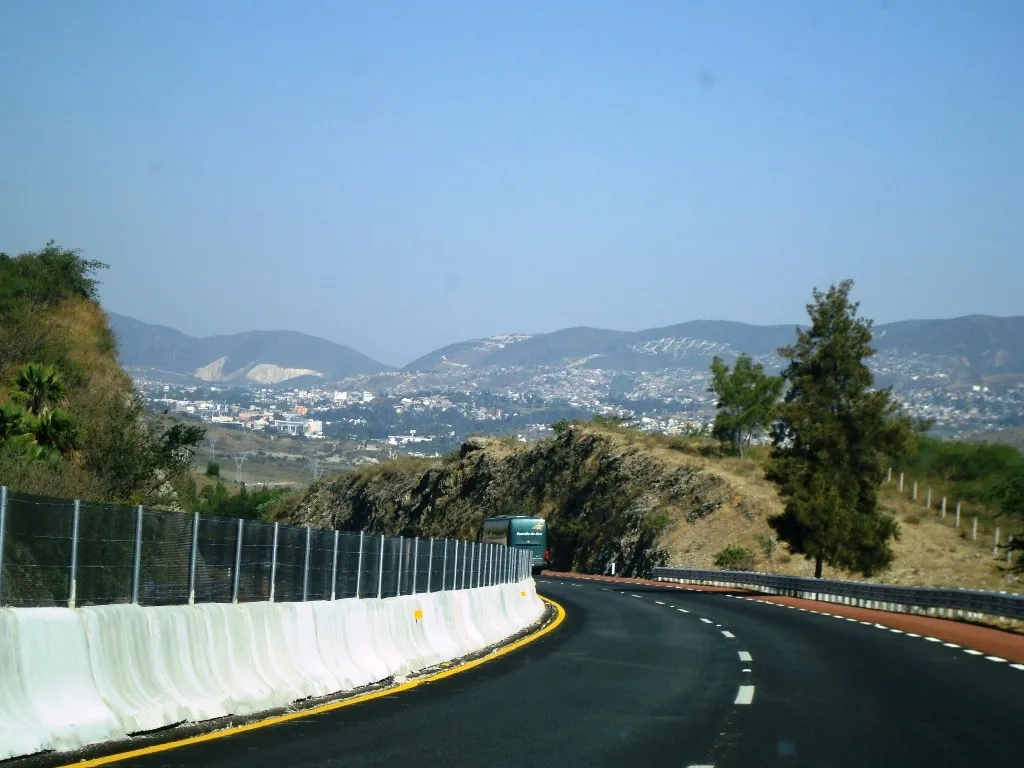 carril cerrado temporalmente en mayo 2023 en autopista México acapulco