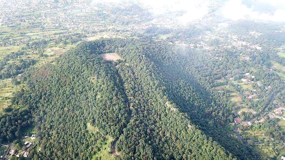 Si te gusta la naturaleza y los lugares especiales, en la Alcaldía Xochimilco hay un volcán único y fascinante que puedes visitar.