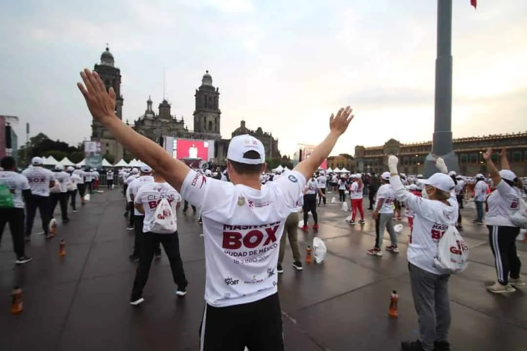 Clase masiva de box
