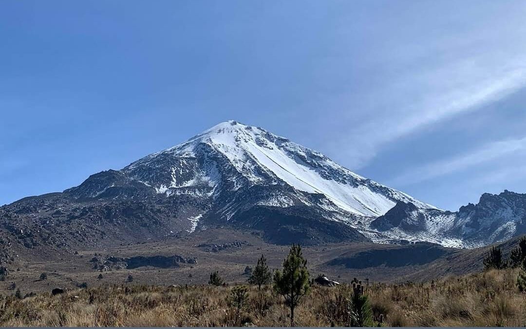 el pico de orizaba es la montaña mas grande de mexico,