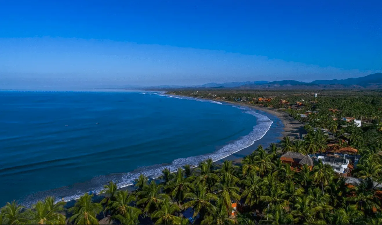 Playa La Saladita: Donde las olas perfectas encuentran a los apasionados del surf