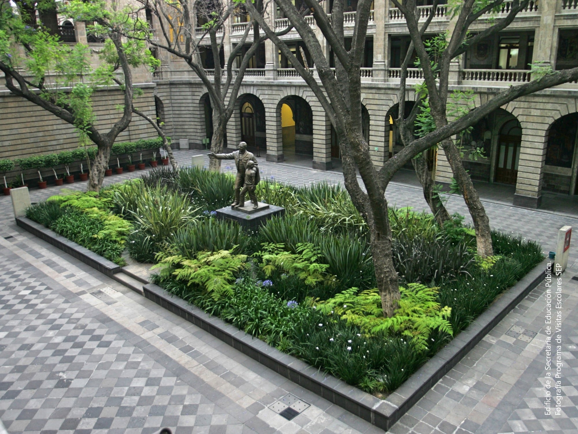 Patio central del edificio