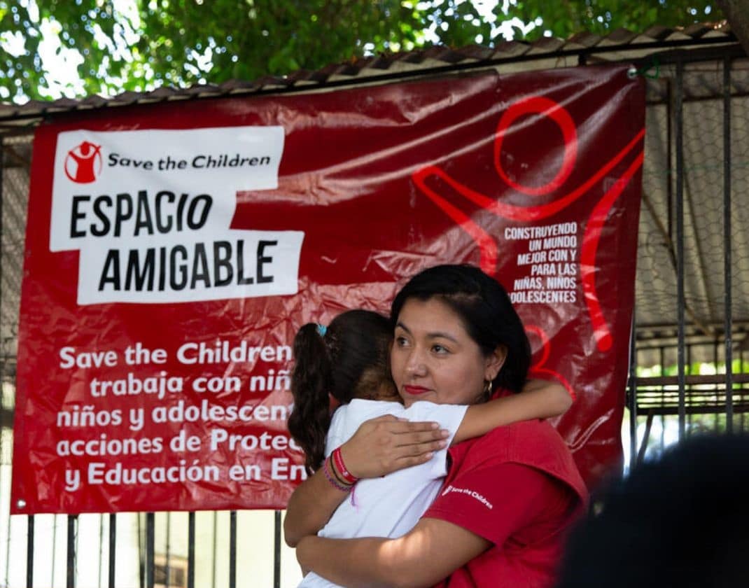 Save the Children celebra 50 años en México con Cena en Rojo
