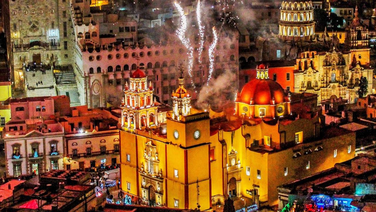 Cómo llegar al Cervantino: rutas, casetas y vuelos