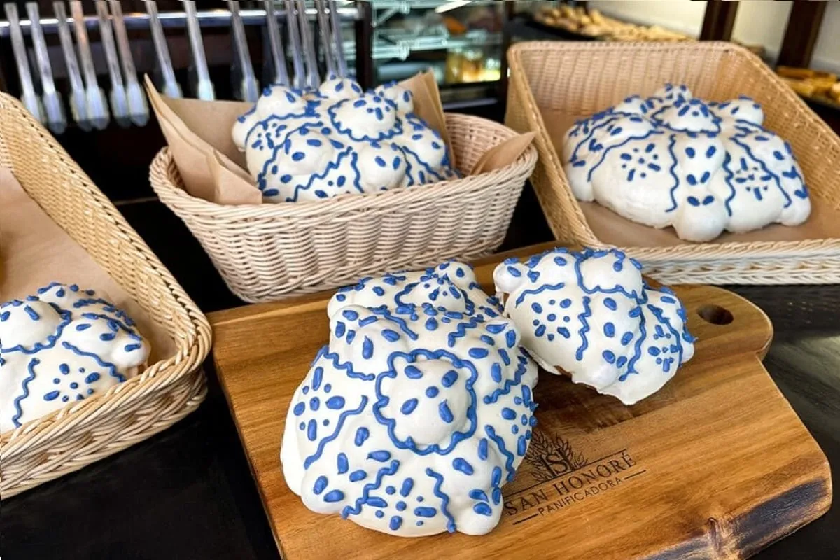 Pan de Muerto de Talavera: No te lo querrás comer de lo bonito que se ve