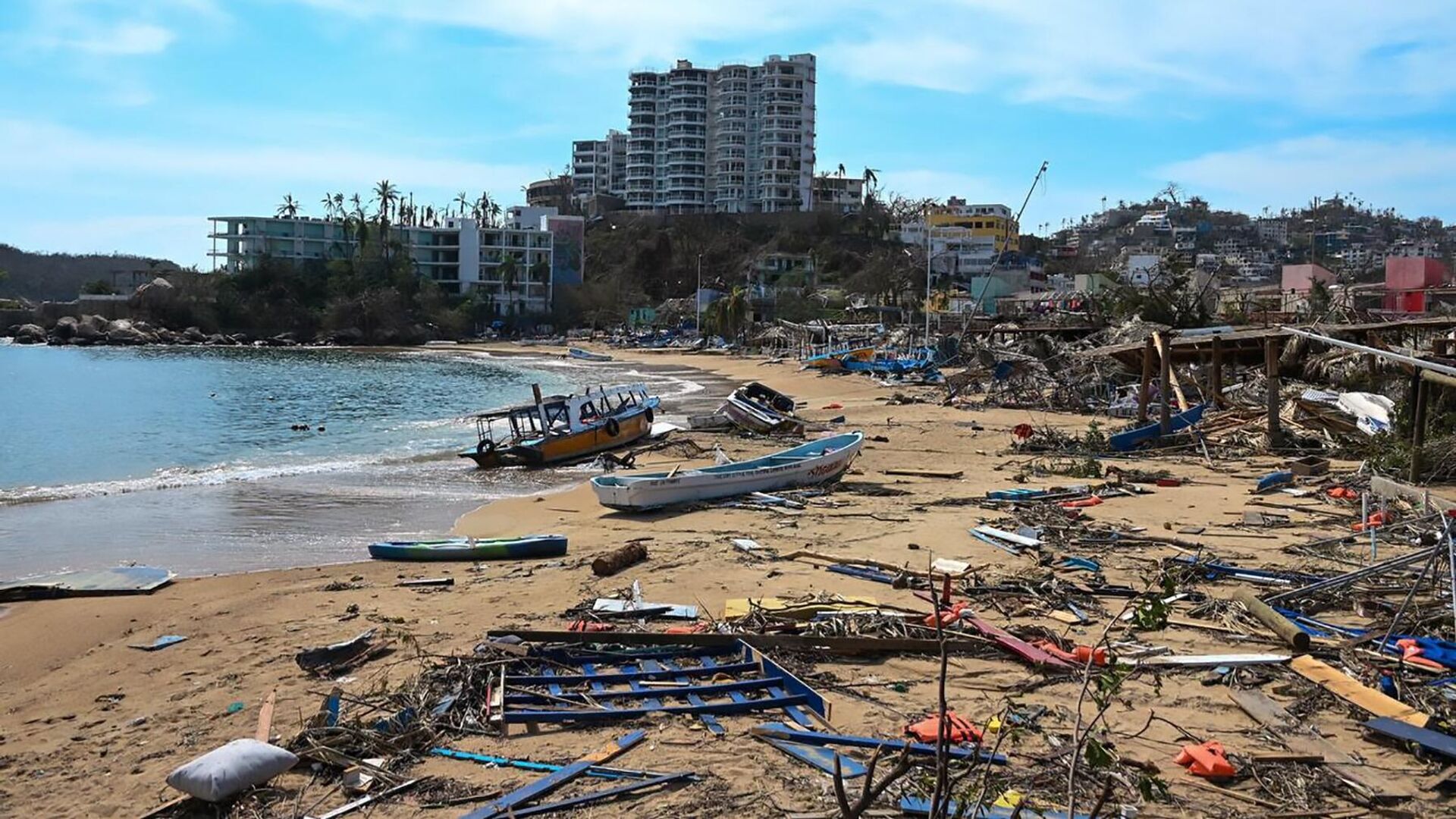 Acapulco cancela Tianguis Turístico anual por el huracán Otis