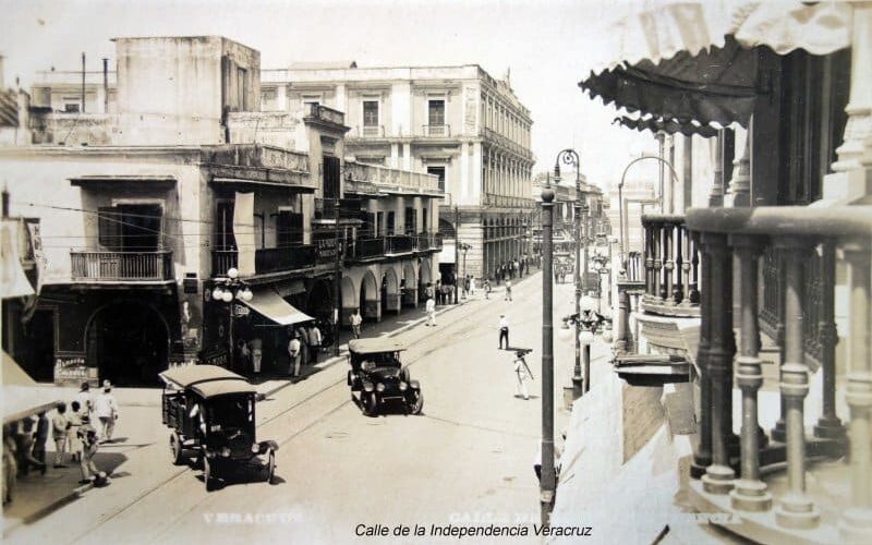 Foto antigua del Café La Parroquia