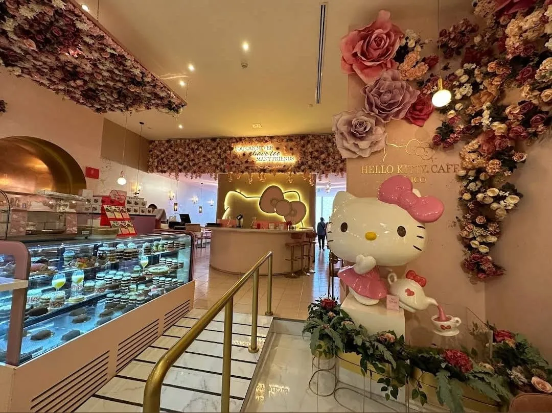 Así es Hello Kitty Cafe, la cafetería más rosa de la CDMX