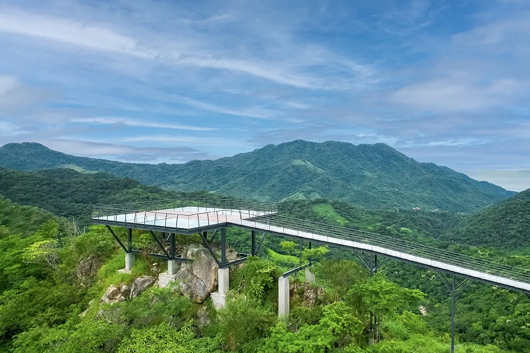 Descubre la Magia del Mirador de Cristal en la Costa de Puerto Vallarta