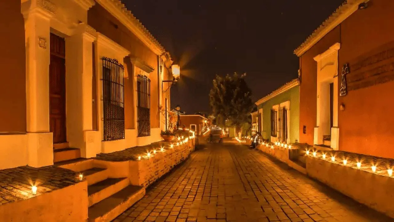 La Fiesta de las Velas es una antigua tradición qué persiste después de más de 300 años con gran ánimo y emoción. Descúbrela.