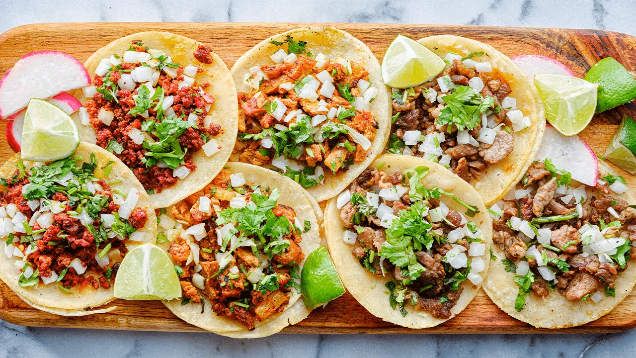 Si tú como nosotros eres amante de los tacos, entonces esta feria en Neza está hecha a tu medida, pues aquí te vas a encontrar con múltiples opciones de taquitos de todos los sabores. Te contamos. 
