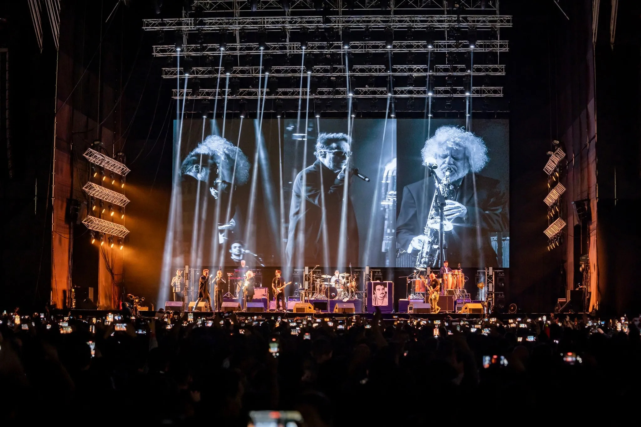 Concierto de Los Fabulosos Cadillacs solo te costara un libro