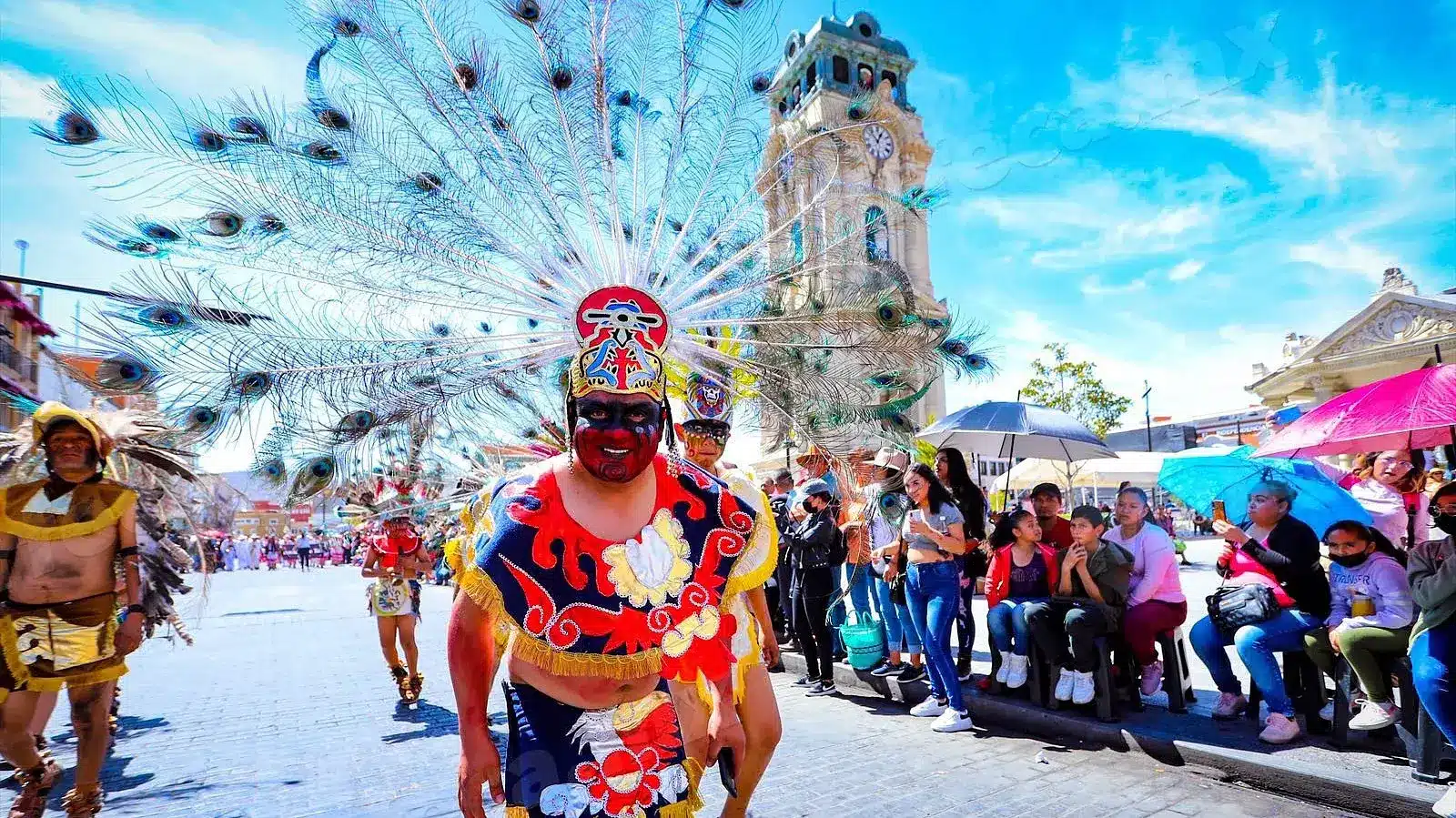 Carnavales de Hidalgo llegan a Pachuca con gran desfile