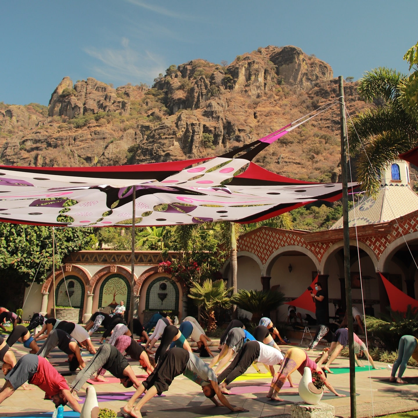 Armonía y sanación en el Holistic Yoga Fest